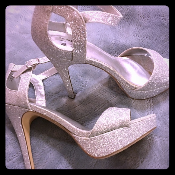 Mix No. 6 Shoes - NWOT Mix No 6 silver sparkle 5-inch heels size 8.5